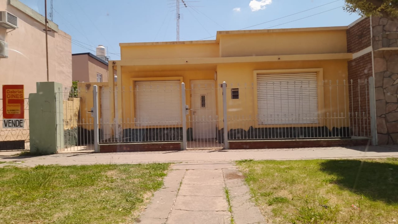 Oportunidad!!! Se vende casa en  Bv Pellegrini 2784 . San Justo-Pcia Santa Fe.