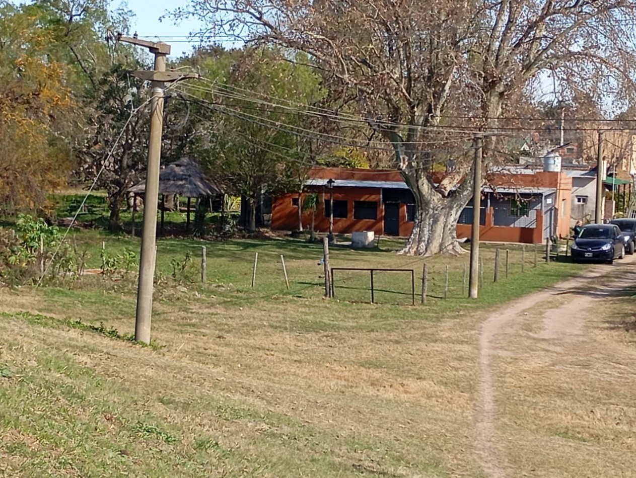 CABAÑA EN HELVECIA - EN VENTA / OPORTUNIDAD SOBRE EL RIO.