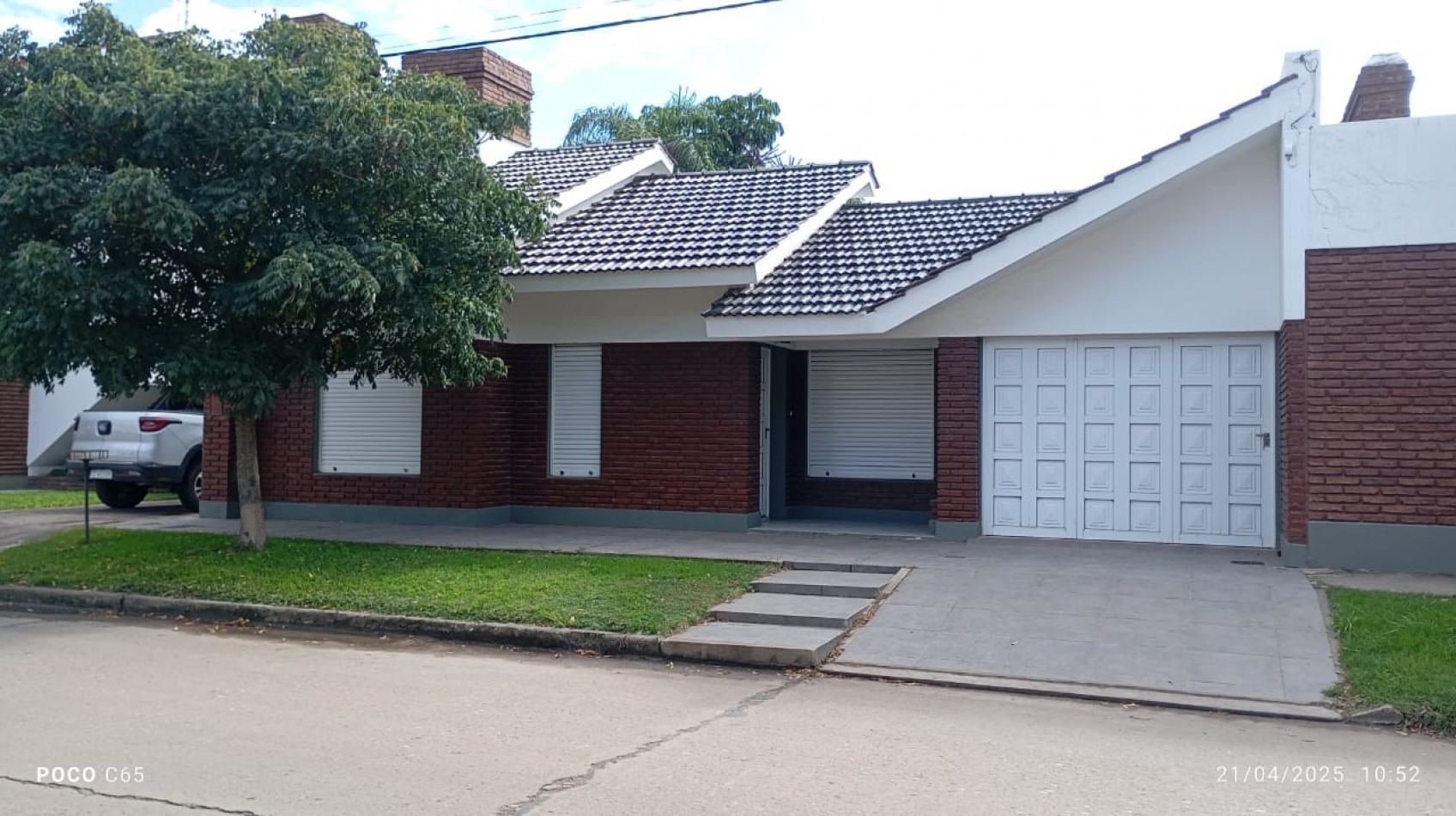 EN VENTA CASA - BARRIO SUR