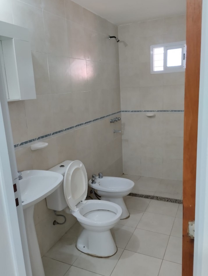 SE VENDE DEPARTAMENTO  - PLANTA ALTA /  SAN JUSTO SANTA FE ZONA CENTRO, A PASOS DE AV. IRIONDO.