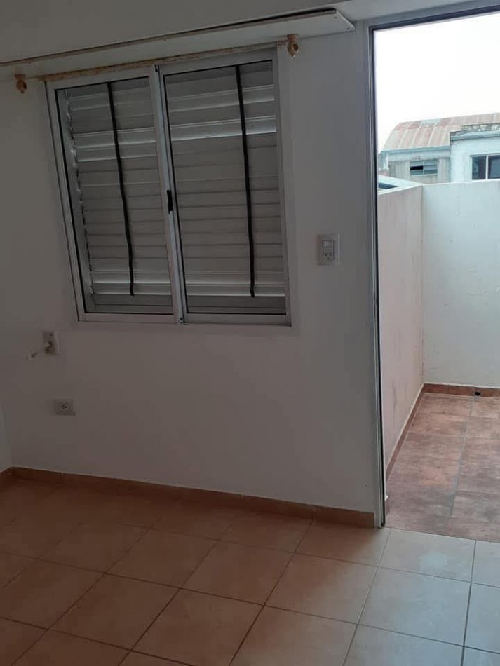 SE VENDE DEPARTAMENTO  - PLANTA ALTA /  SAN JUSTO SANTA FE ZONA CENTRO, A PASOS DE AV. IRIONDO.