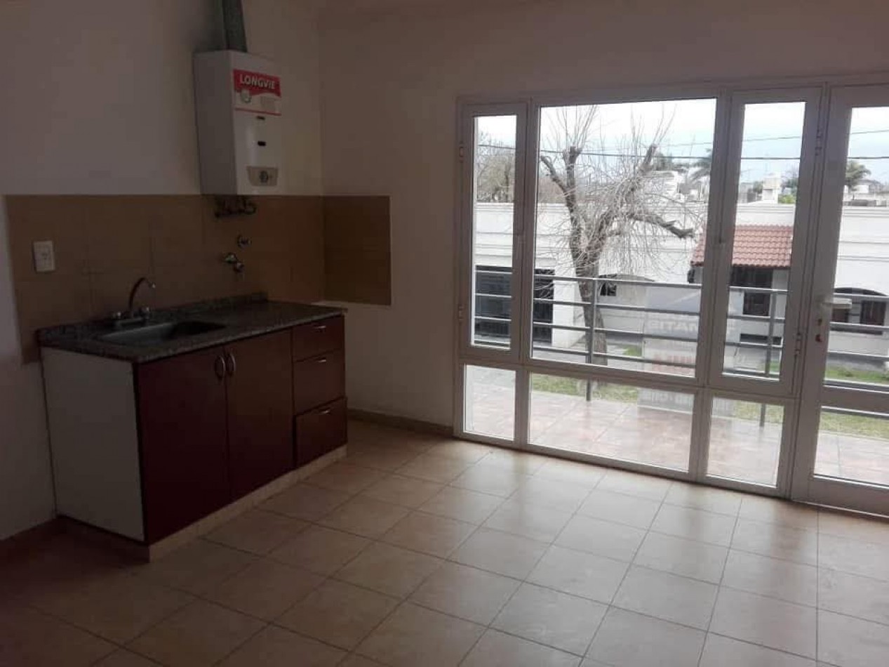 SE VENDE DEPARTAMENTO  - PLANTA ALTA /  SAN JUSTO SANTA FE ZONA CENTRO, A PASOS DE AV. IRIONDO.