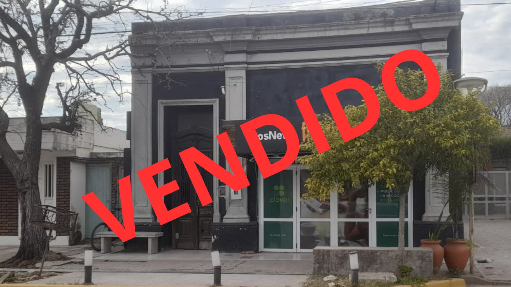 CASA CON LOCAL COMERCIAL - VENDIDO