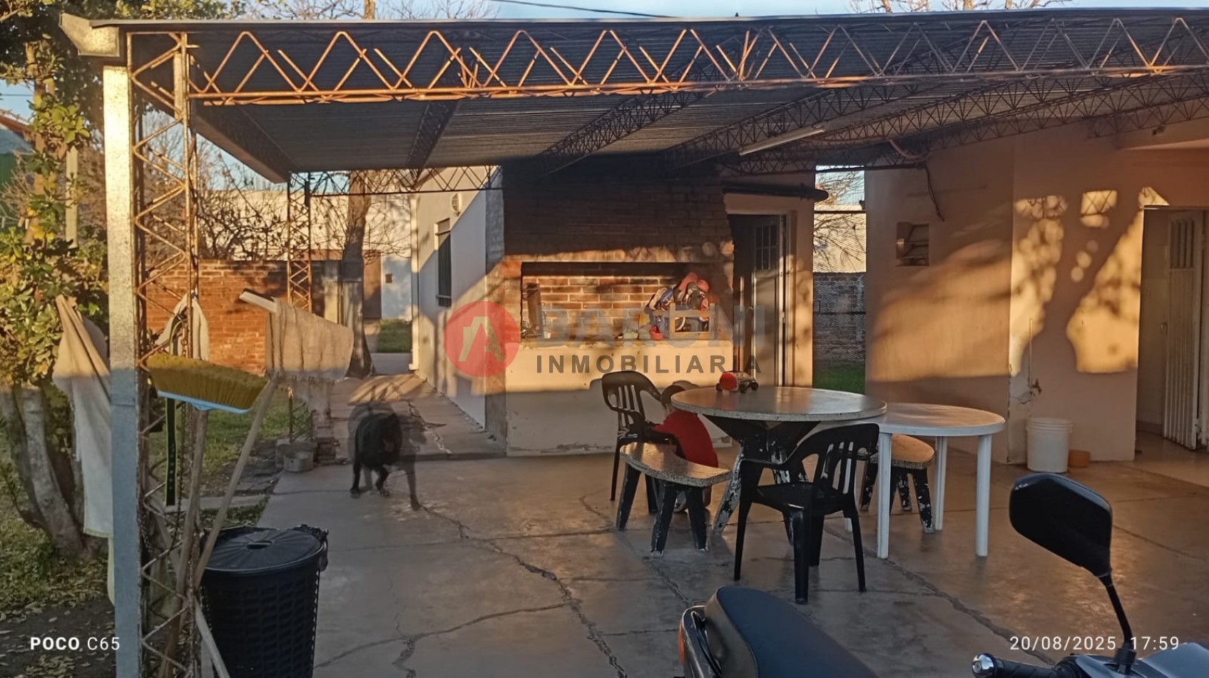 SE VENDE PROPIEDAD CENTRICA. MUY BUENA UBICACION / HIPOLITO IRIGOYEN 2562 SAN JUSTO SANTA FE.