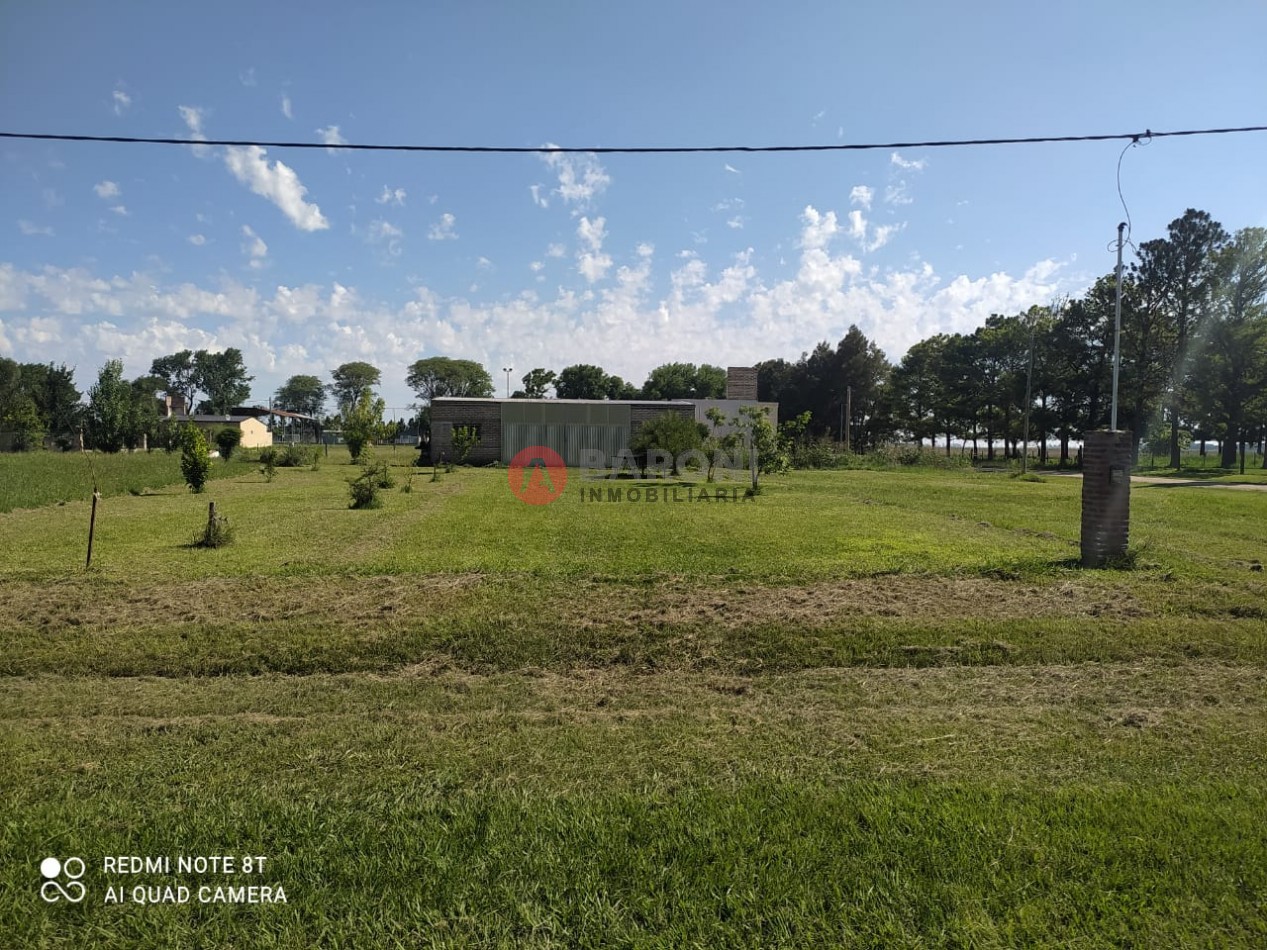 EN VENTA — LOTE CON MEJORAS FRENTE A LA PLAZA - COLONIA ANGELONI 📍 Cerca de San Justo, Santa Fe — ¡Tu lugar, tu proyecto, tu hogar!