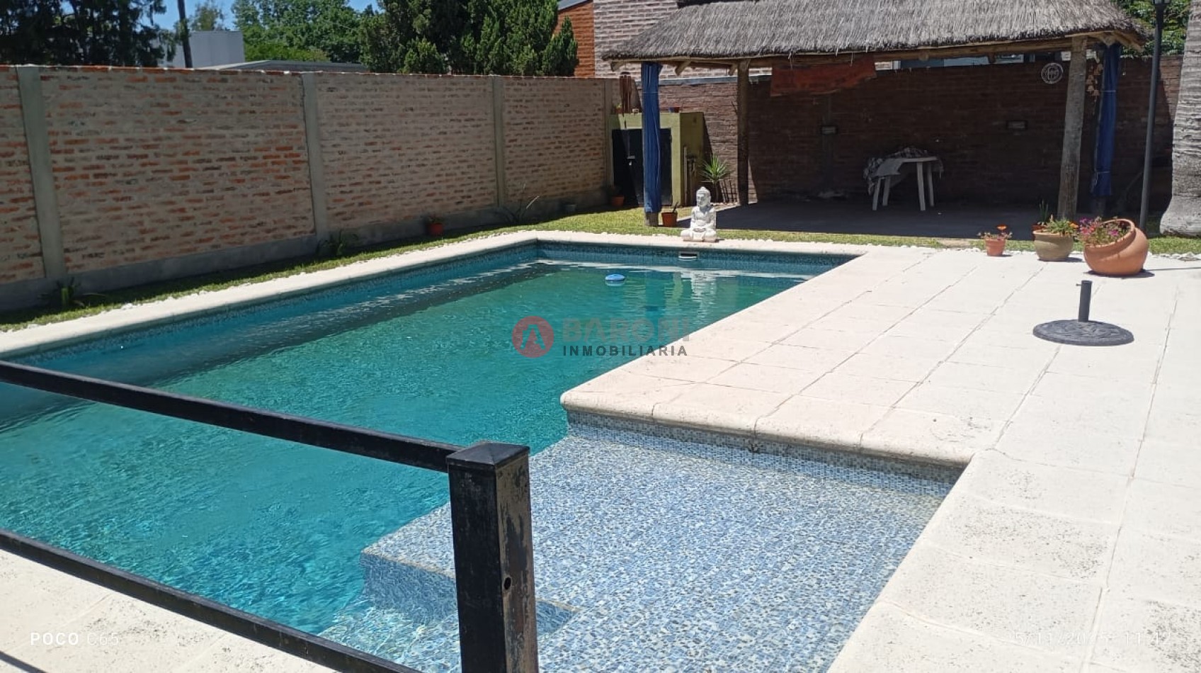 EN VENTA - CASA CON 3 DORMITORIOS 