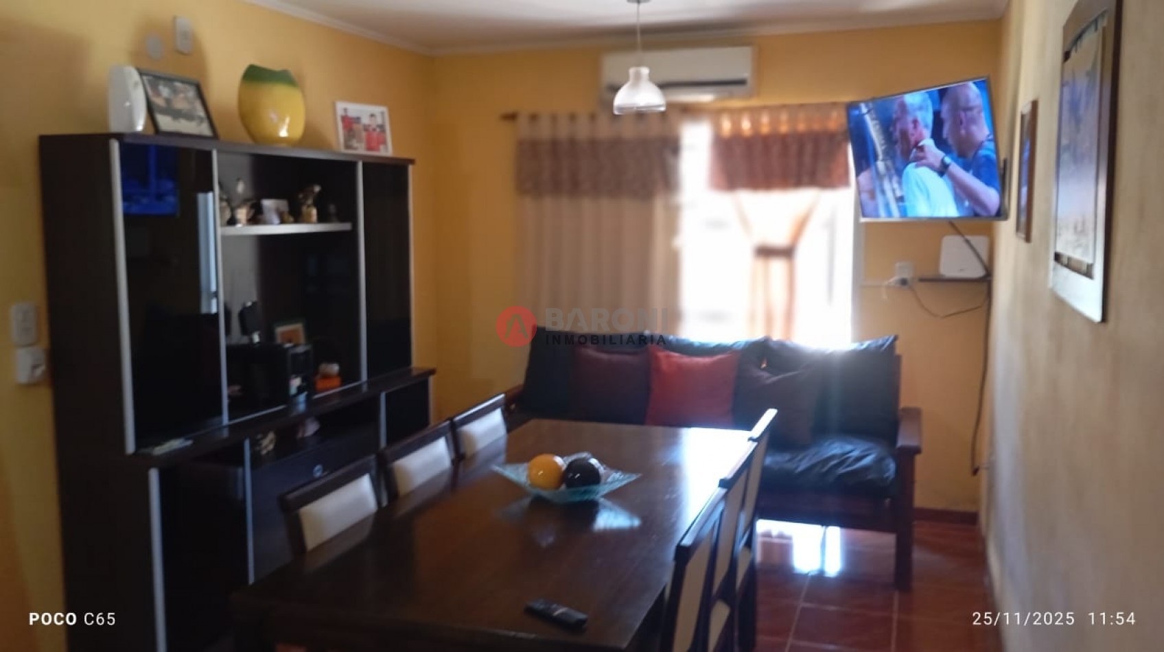 EN VENTA - CASA CON 3 DORMITORIOS 