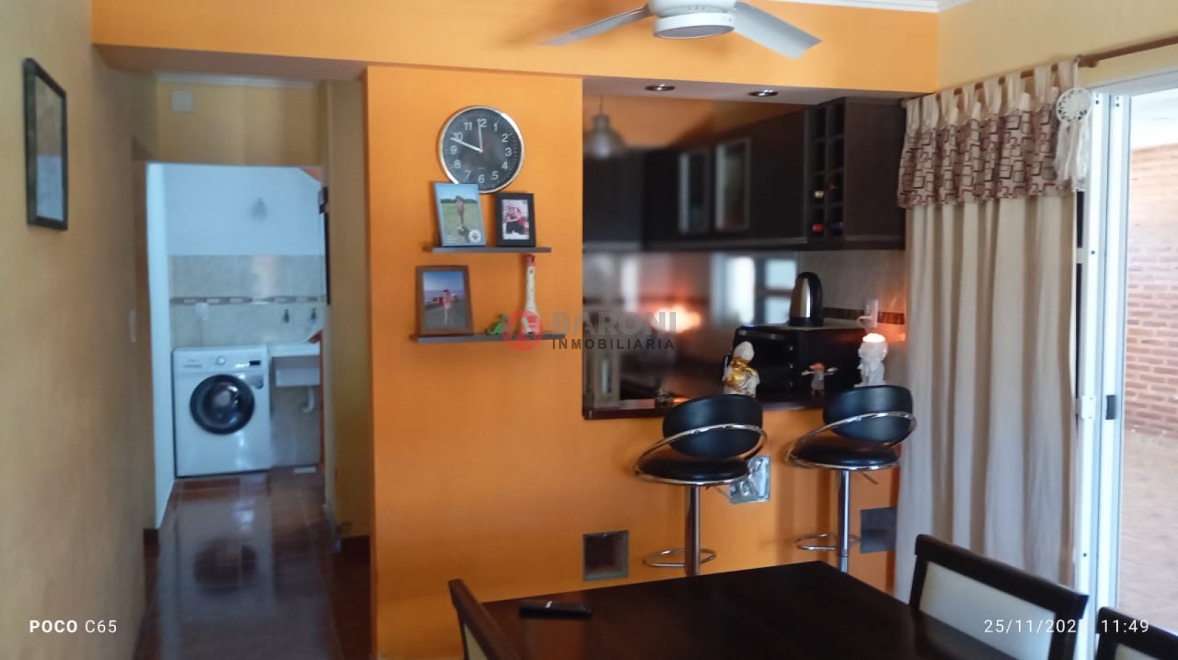 EN VENTA - CASA CON 3 DORMITORIOS 