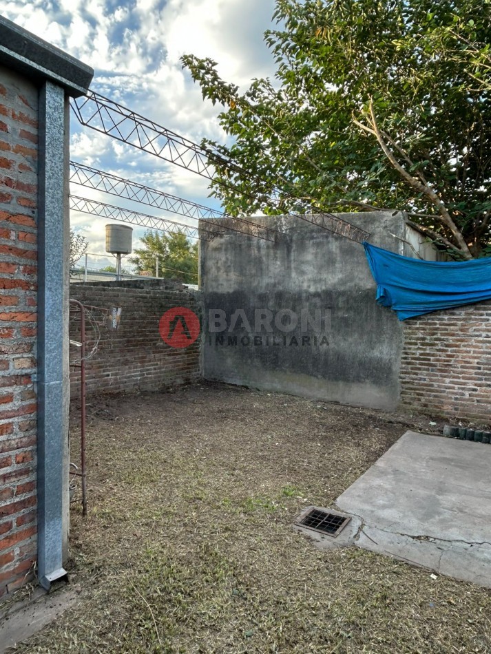 SE VENDE CASA EN SAN JUSTO PROVINCIA DE SANTA FE - COMBATIENTE MALVINAS 1756.