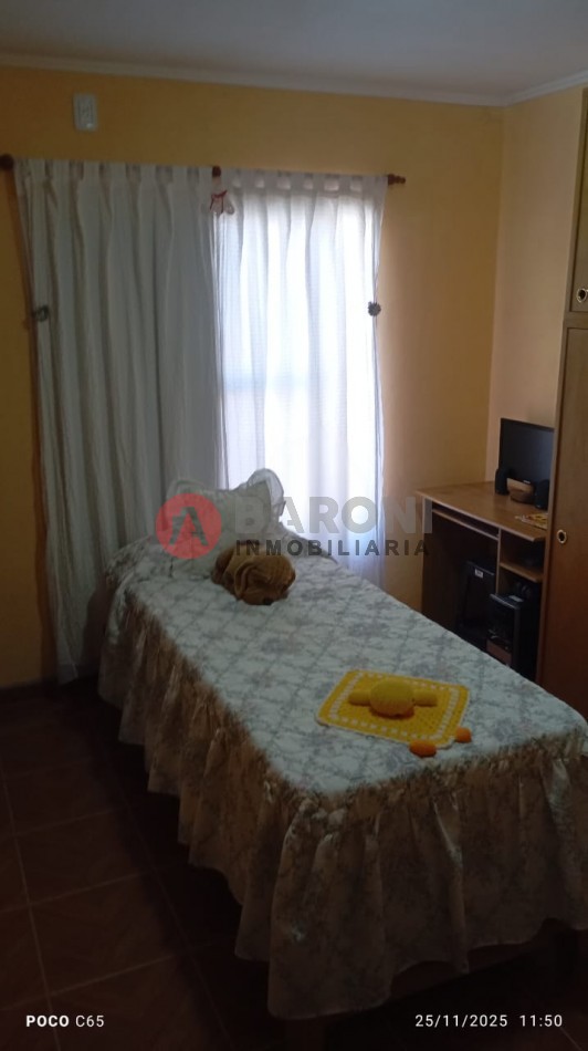 EN VENTA - CASA CON 3 DORMITORIOS 