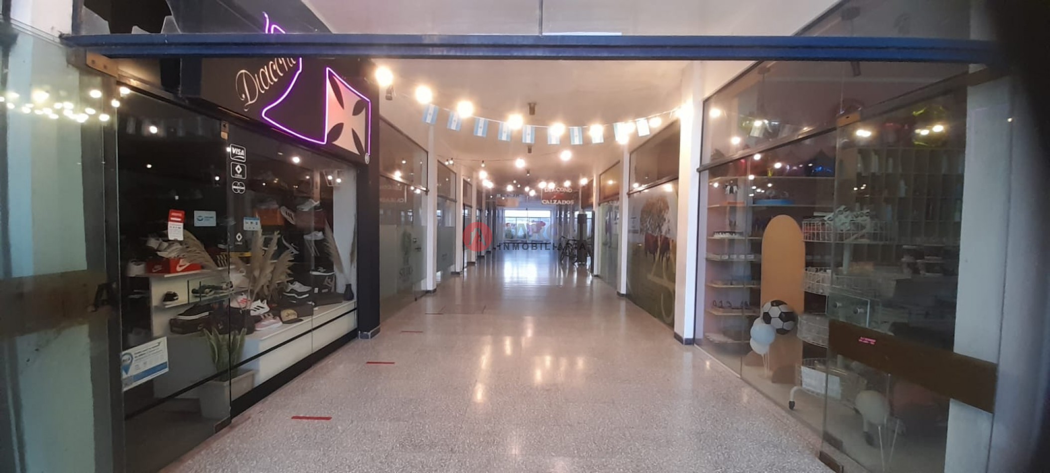 SE VENDE LOCAL COMERCIAL EN GALERIA TALA SAN JUSTO - PCIA. DE SANTA FE