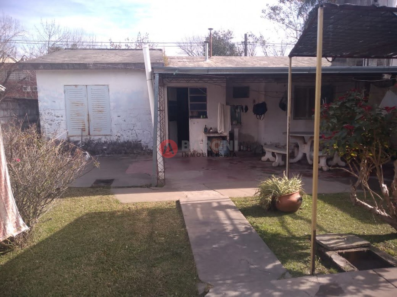 SE VENDE CASA EN SAN JUSTO - SANTA FE / CALLE SARMIENTO AL 2200.