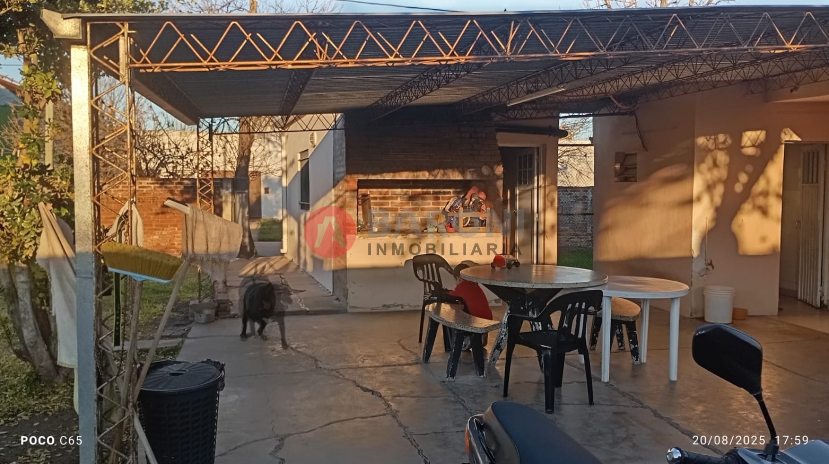 SE VENDE PROPIEDAD CENTRICA. MUY BUENA UBICACION / HIPOLITO IRIGOYEN 2562 SAN JUSTO SANTA FE.