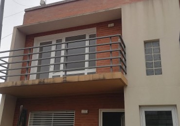 SE VENDE DEPARTAMENTO  - PLANTA ALTA /  SAN JUSTO SANTA FE ZONA CENTRO, A PASOS DE AV. IRIONDO.