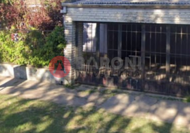 SE VENDE CASA EN SAN JUSTO - SANTA FE / CALLE SARMIENTO AL 2200.